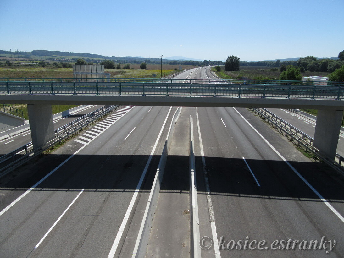 880a Pozemky a haly v priemyselnom parku pri Košiciach — foto 2