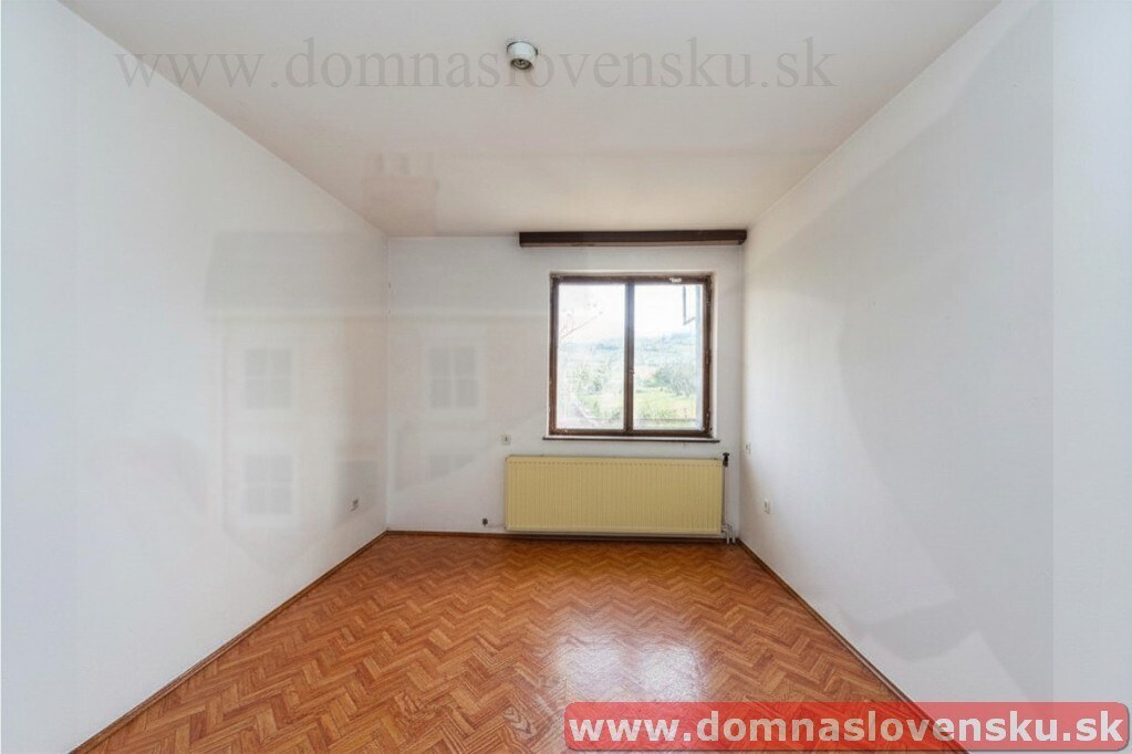 1124 Dom s veľkou záhradou Michaľany — foto 11
