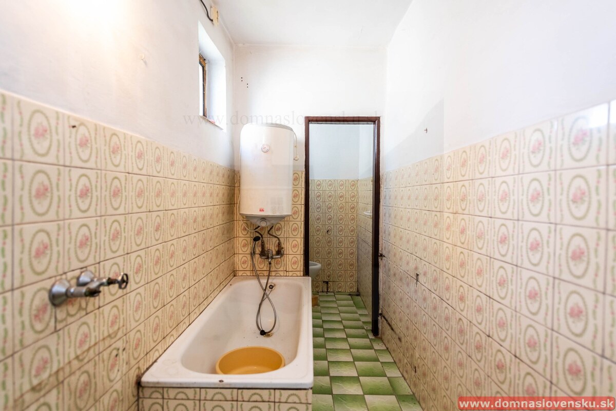 1124 Dom s veľkou záhradou Michaľany — foto 14