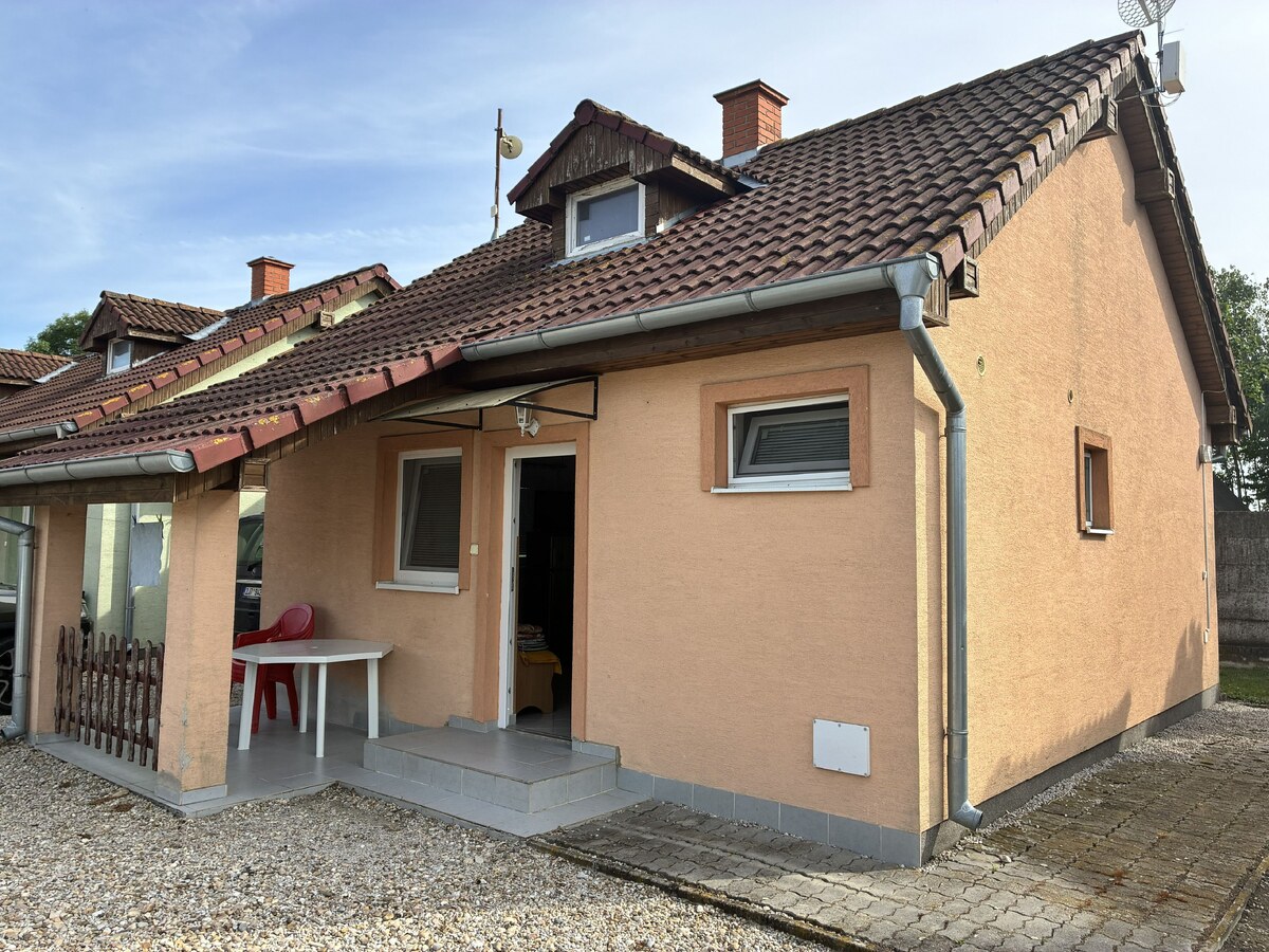 EXKLUZÍVNE - Rekreačné chatky priamo v areáli Ava Aquaparku Diakovce | 20 lôžok | Kompletné vybavenie — foto 2
