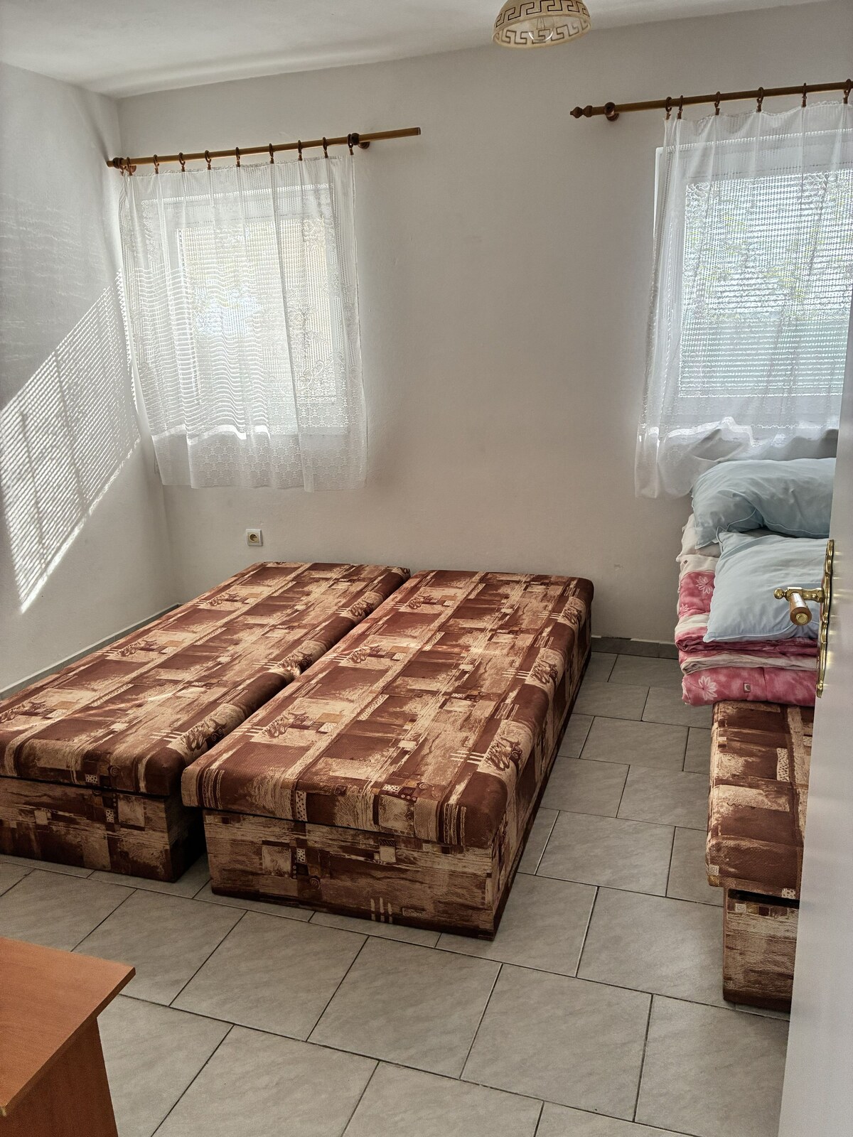 EXKLUZÍVNE - Rekreačné chatky priamo v areáli Ava Aquaparku Diakovce | 20 lôžok | Kompletné vybavenie — foto 16