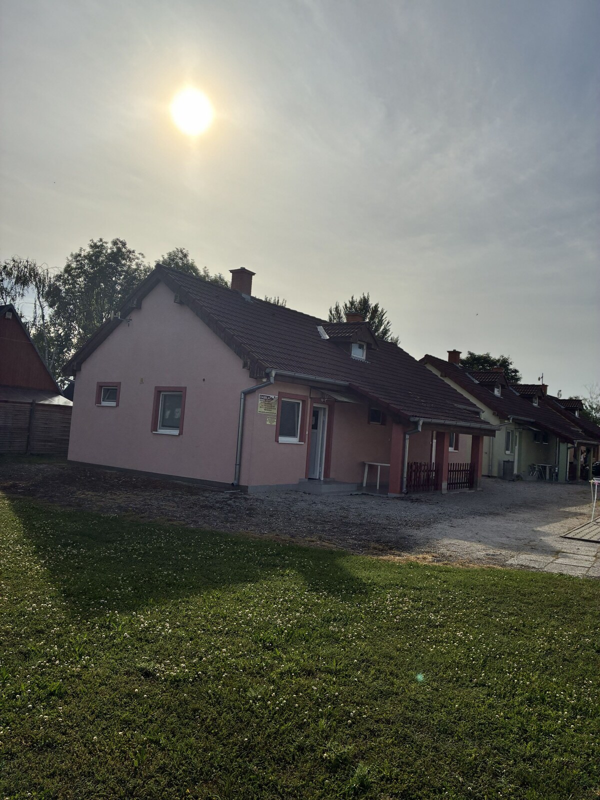 EXKLUZÍVNE - Rekreačné chatky priamo v areáli Ava Aquaparku Diakovce | 20 lôžok | Kompletné vybavenie — foto 5