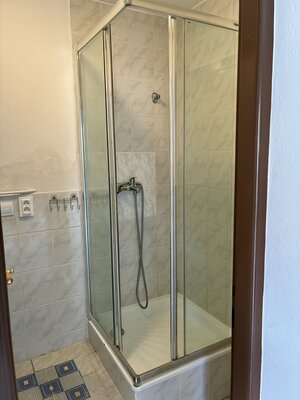 EXKLUZÍVNE - Rekreačné chatky priamo v areáli Ava Aquaparku Diakovce | 20 lôžok | Kompletné vybavenie — foto 12