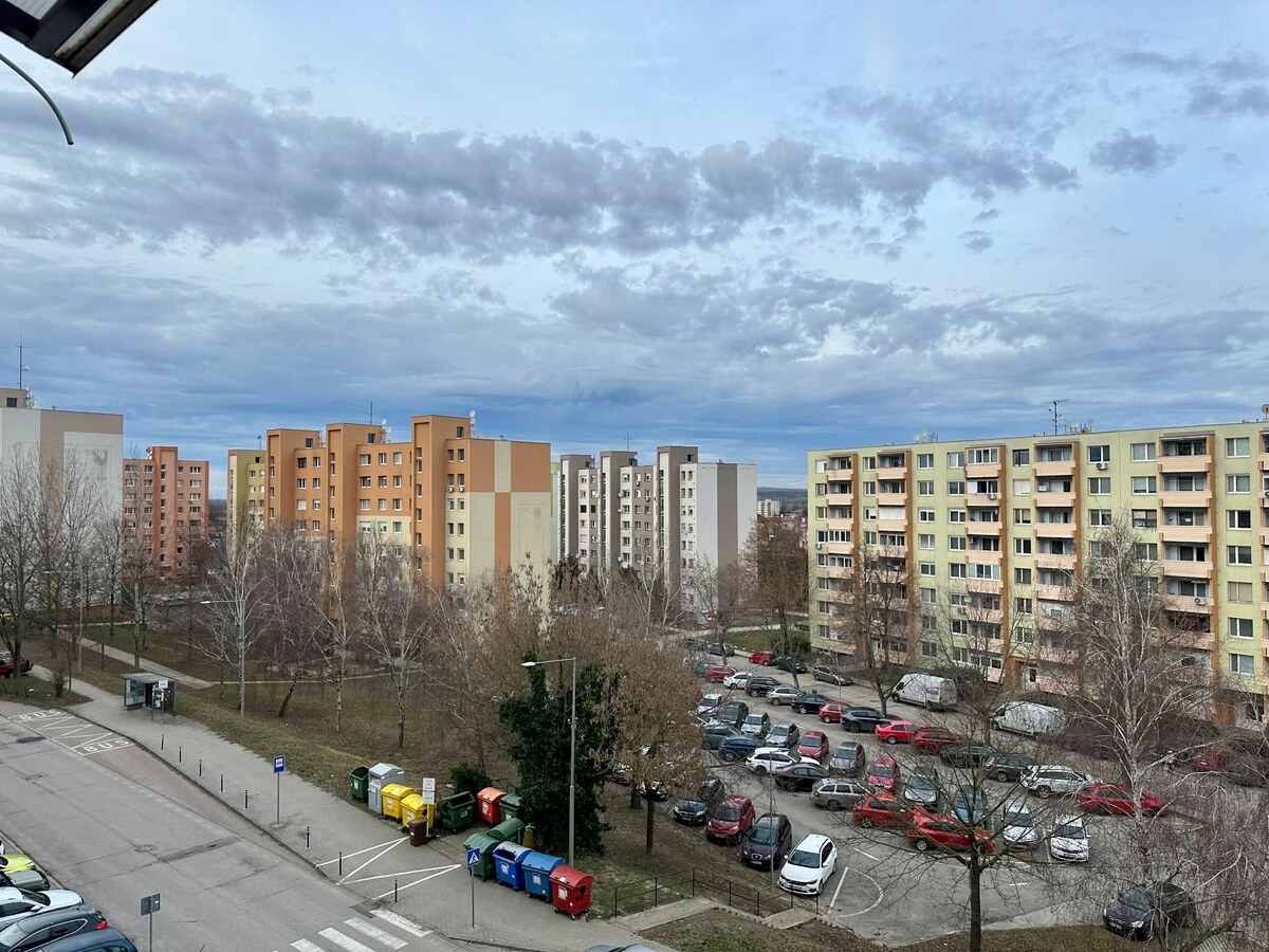 EXKLUZÍVNE – Priestranný zrekonštruovaný 3-izbový byt s balkónom – Štúrovo — foto 8
