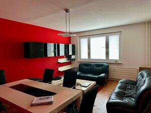 EXKLUZÍVNE – Priestranný zrekonštruovaný 3-izbový byt s balkónom – Štúrovo — foto 2