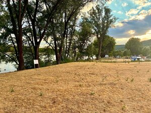 POZEMOK V BEZPROSTREDNEJ BLÍZKOSTI DUNAJA | CHĽABA | 649 m² | VÝNIMOČNÁ REKREAČNÁ LOKALITA — foto 1