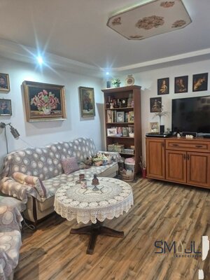 2 izb byt v srdci mesta Levice so zariadením v provensálskom štýle a súkromným parkovaním — foto 3