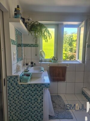 2 izb byt v srdci mesta Levice so zariadením v provensálskom štýle a súkromným parkovaním — foto 5