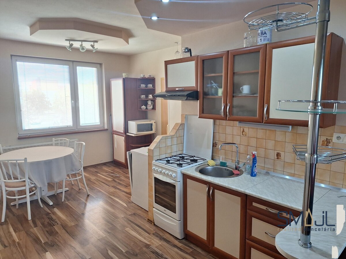  3‑izbový byt na prenájom – Perecká ulica, Levice  — foto 3