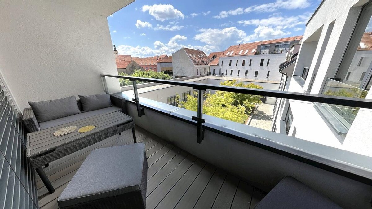 PREDAJ – výnimočný a priestranný 2 izbový byt priamo v centre Trnavy — foto 8