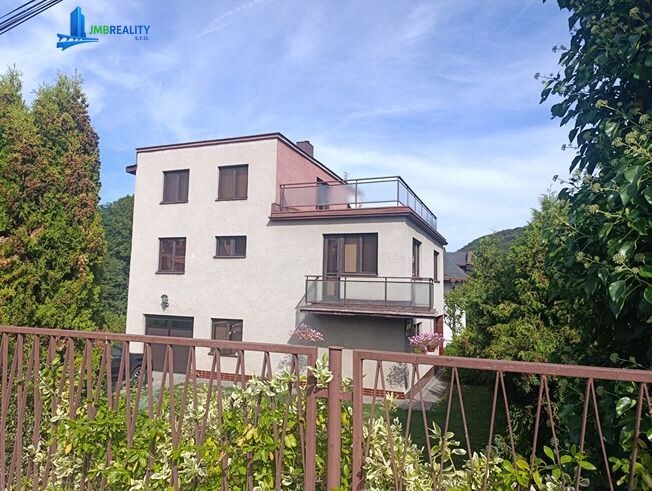 Fončorda Rodinný dom s podlahovou plochou 220 m2 v pokojnom prostredí a obklopení prírodou.