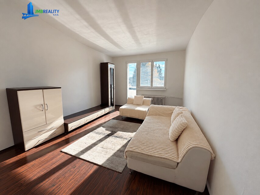3-izbový slnečný byt (výmera 74,40m2) + lodžia, na Švermovej ulici s nádherným výhľadom v úžasnej lokalite blízko centra. — foto 3