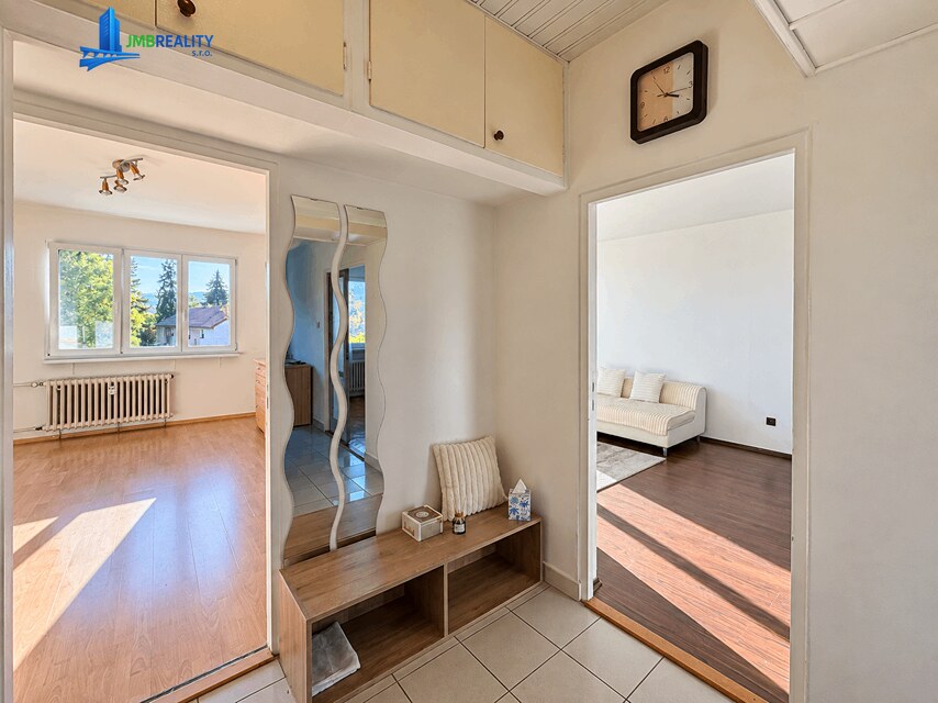 3-izbový slnečný byt (výmera 74,40m2) + lodžia, na Švermovej ulici s nádherným výhľadom v úžasnej lokalite blízko centra. — foto 6