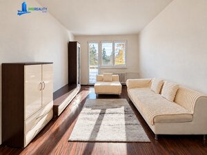 3-izbový slnečný byt (výmera 74,40m2) + lodžia, na Švermovej ulici s nádherným výhľadom v úžasnej lokalite blízko centra. — foto 2