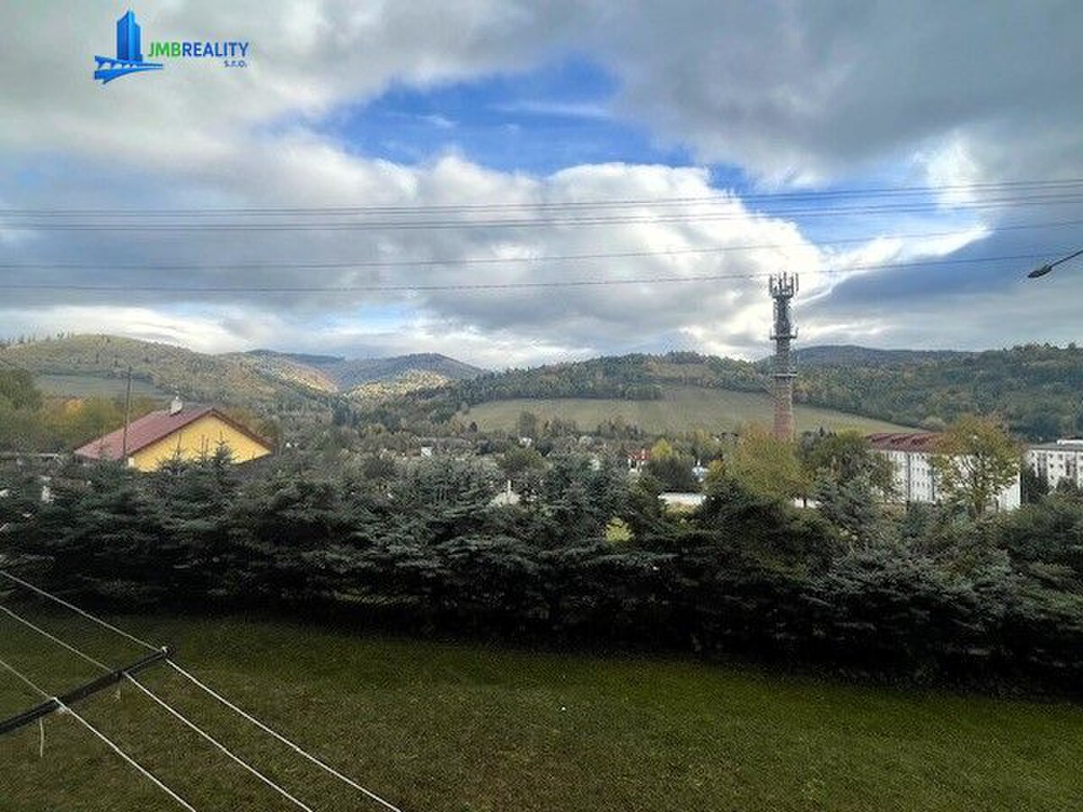 Super 2i byt s balkónom a zariadením v Závadke nad Hronom — foto 15