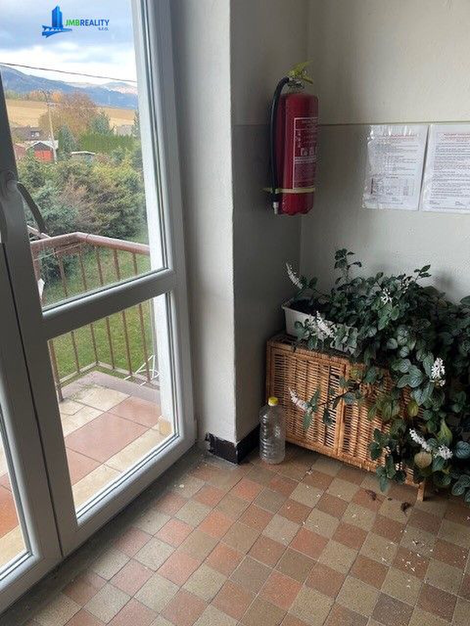 Super 2i byt s balkónom a zariadením v Závadke nad Hronom — foto 16