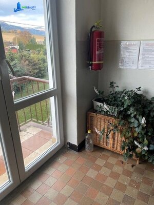 Super 2i byt s balkónom a zariadením v Závadke nad Hronom — foto 16