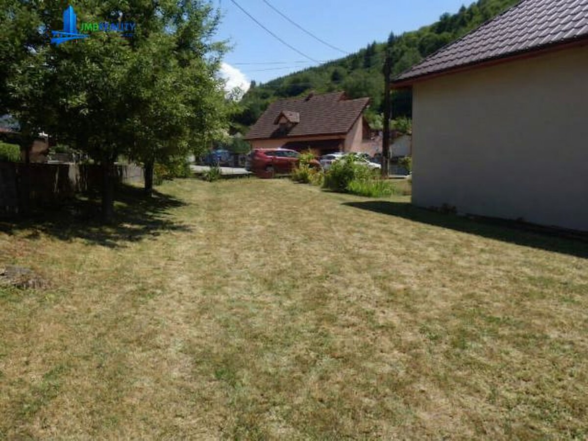 Rodinný dom v obci Poniky na rovinatom pozemku 705 m² — foto 9
