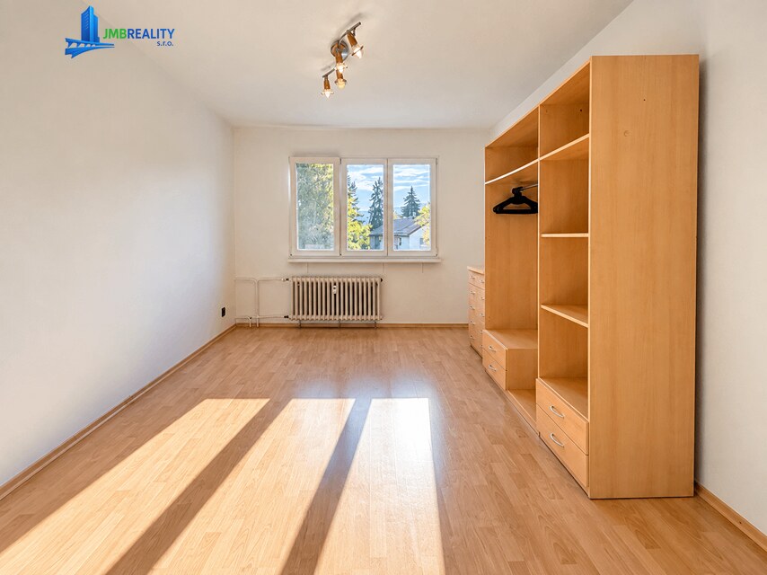 3-izbový slnečný byt (výmera 74,40m2) + lodžia, na Švermovej ulici s nádherným výhľadom v úžasnej lokalite blízko centra. — foto 6