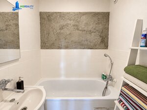 3-izbový slnečný byt (výmera 74,40m2) + lodžia, na Švermovej ulici s nádherným výhľadom v úžasnej lokalite blízko centra. — foto 10