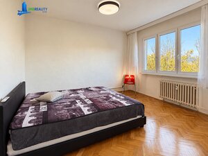3-izbový slnečný byt (výmera 74,40m2) + lodžia, na Švermovej ulici s nádherným výhľadom v úžasnej lokalite blízko centra. — foto 7