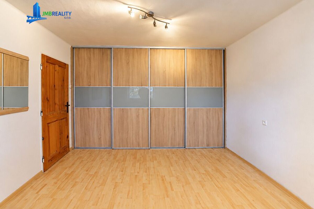 2-izbový  priestranný byt v tehlovej bytovke na Fončorde Jilemnického ul.  — foto 5