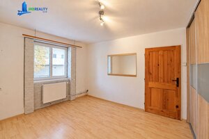 2-izbový  priestranný byt v tehlovej bytovke na Fončorde Jilemnického ul.  — foto 4