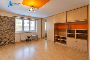 2-izbový  priestranný byt v tehlovej bytovke na Fončorde Jilemnického ul.  — foto 6