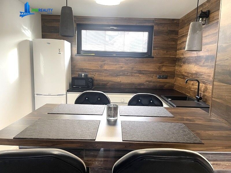 LUXUSNÝ 3-apartmánový dom+garáž+chatka+vináreň v Brezne (novostavby) — foto 30