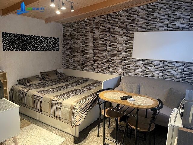 LUXUSNÝ 3-apartmánový dom+garáž+chatka+vináreň v Brezne (novostavby) — foto 46