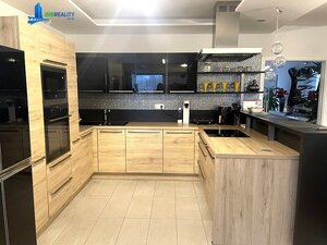 LUXUSNÝ 3-apartmánový dom+garáž+chatka+vináreň v Brezne (novostavby) — foto 15