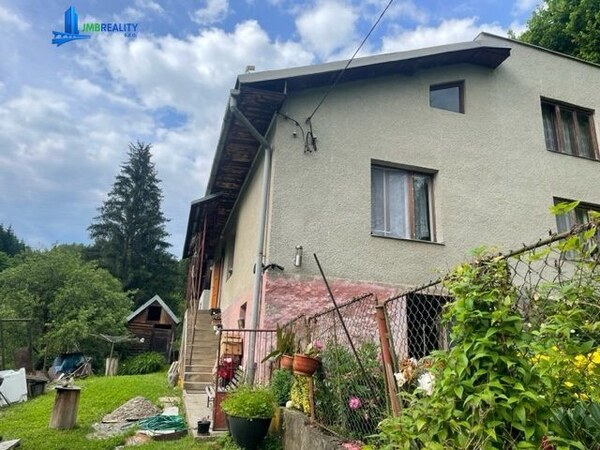 RD blízko centra Brezna - ideálny na chalupu - pozemok 3142 m2