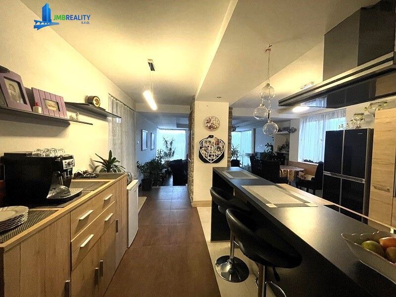 LUXUSNÝ 3-apartmánový dom+garáž+chatka+vináreň v Brezne (novostavby) — foto 14