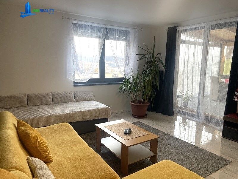 LUXUSNÝ 3-apartmánový dom+garáž+chatka+vináreň v Brezne (novostavby) — foto 33