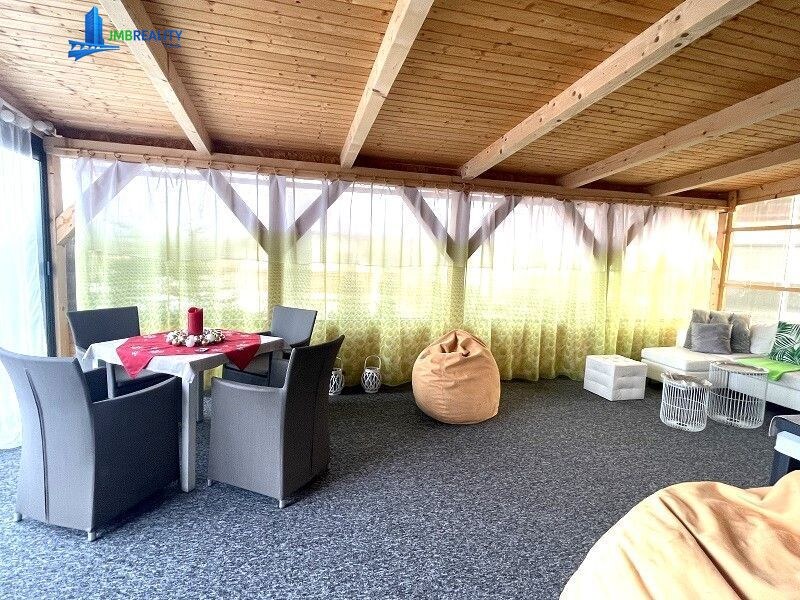 LUXUSNÝ 3-apartmánový dom+garáž+chatka+vináreň v Brezne (novostavby) — foto 34