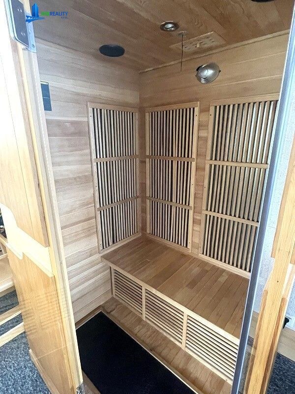 LUXUSNÝ 3-apartmánový dom+garáž+chatka+vináreň v Brezne (novostavby) — foto 36