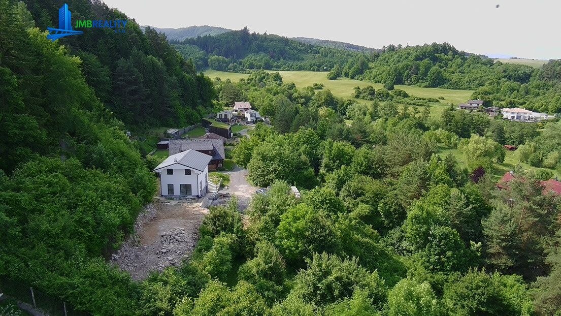 Novostavba rodinného domu v obci Badín — foto 13