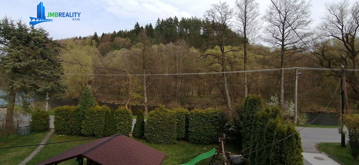 Zrekonštruovaný 3-izbový byt s lodžiou v Brusne — foto 15