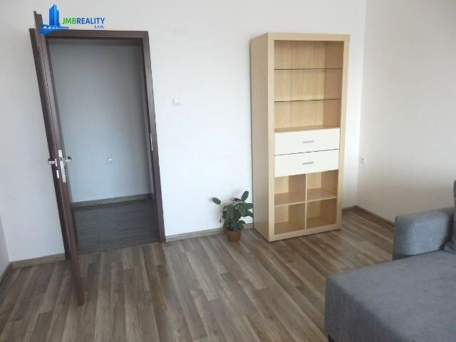 Hľadáte priestranné bývanie s parkovaním v Banskej Bystrici? — foto 6