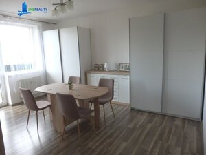 Hľadáte priestranné bývanie s parkovaním v Banskej Bystrici? — foto 1