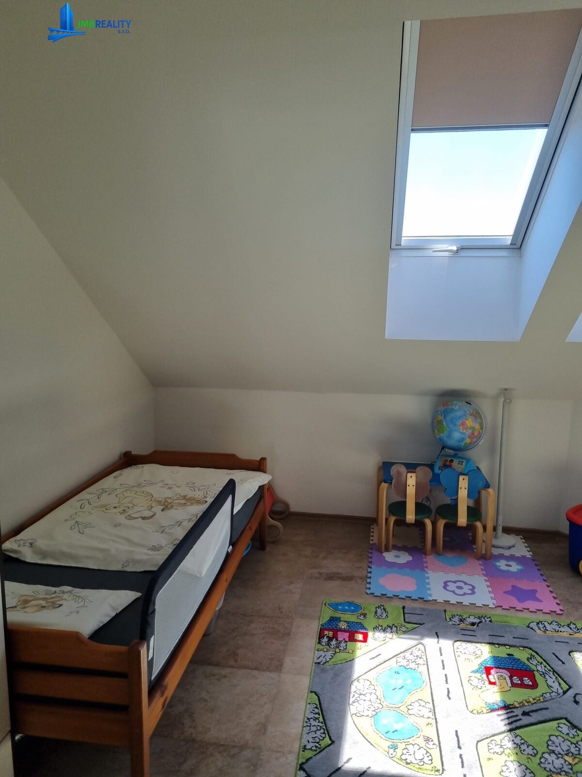 Slnečný 3-izbový byt s panoramatickým výhľadom — foto 18