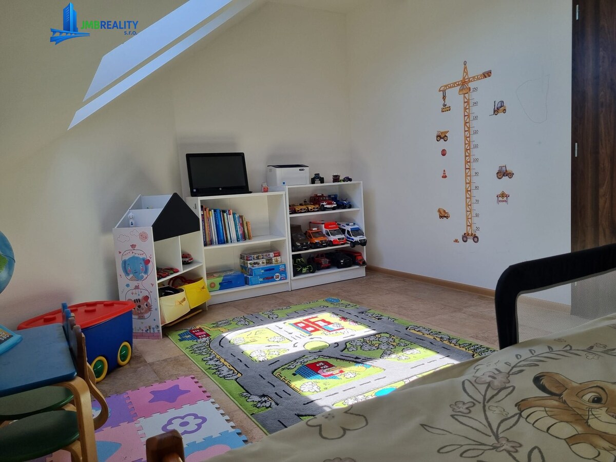 Slnečný 3-izbový byt s panoramatickým výhľadom — foto 19