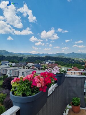 Slnečný 3-izbový byt s panoramatickým výhľadom — foto 12