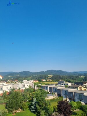 Slnečný 3-izbový byt s panoramatickým výhľadom — foto 29
