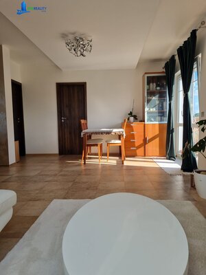 Slnečný 3-izbový byt s panoramatickým výhľadom — foto 9