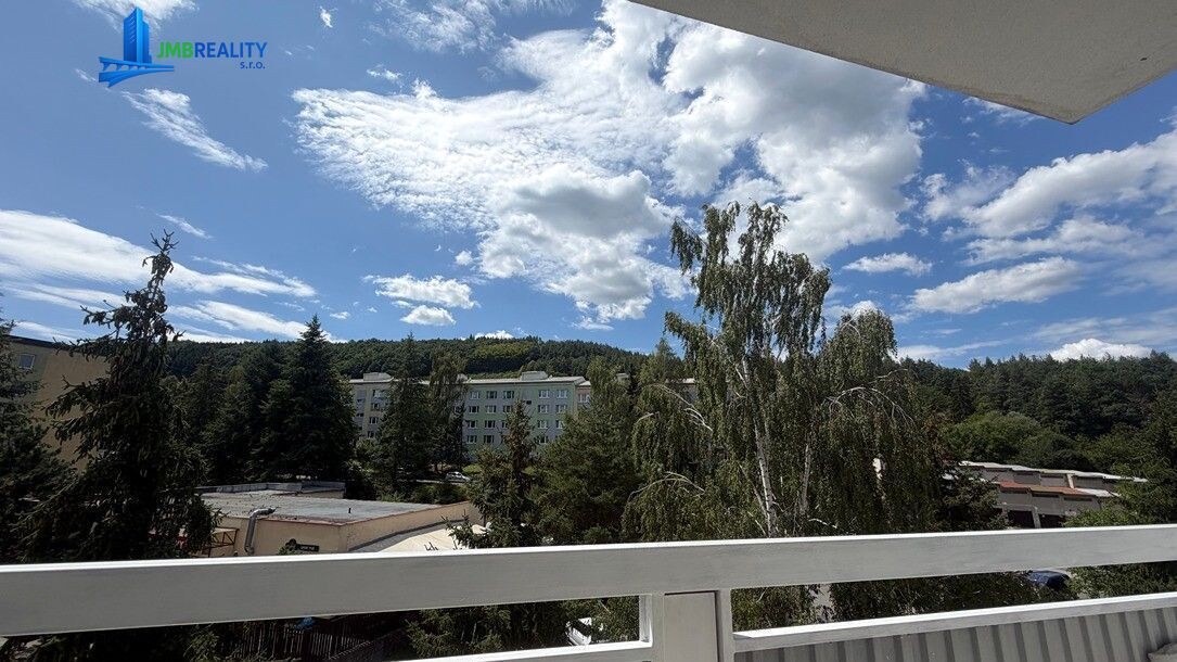 Nádherný, kompletne novozrekonštruovaný 2-izbový byt s balkónom – Zvolen — foto 15