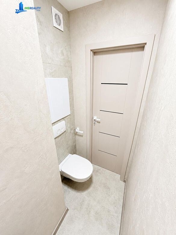 Nádherný, kompletne novozrekonštruovaný 2-izbový byt s balkónom – Zvolen — foto 10