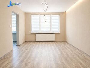 Nádherný, kompletne novozrekonštruovaný 2-izbový byt s balkónom – Zvolen — foto 5