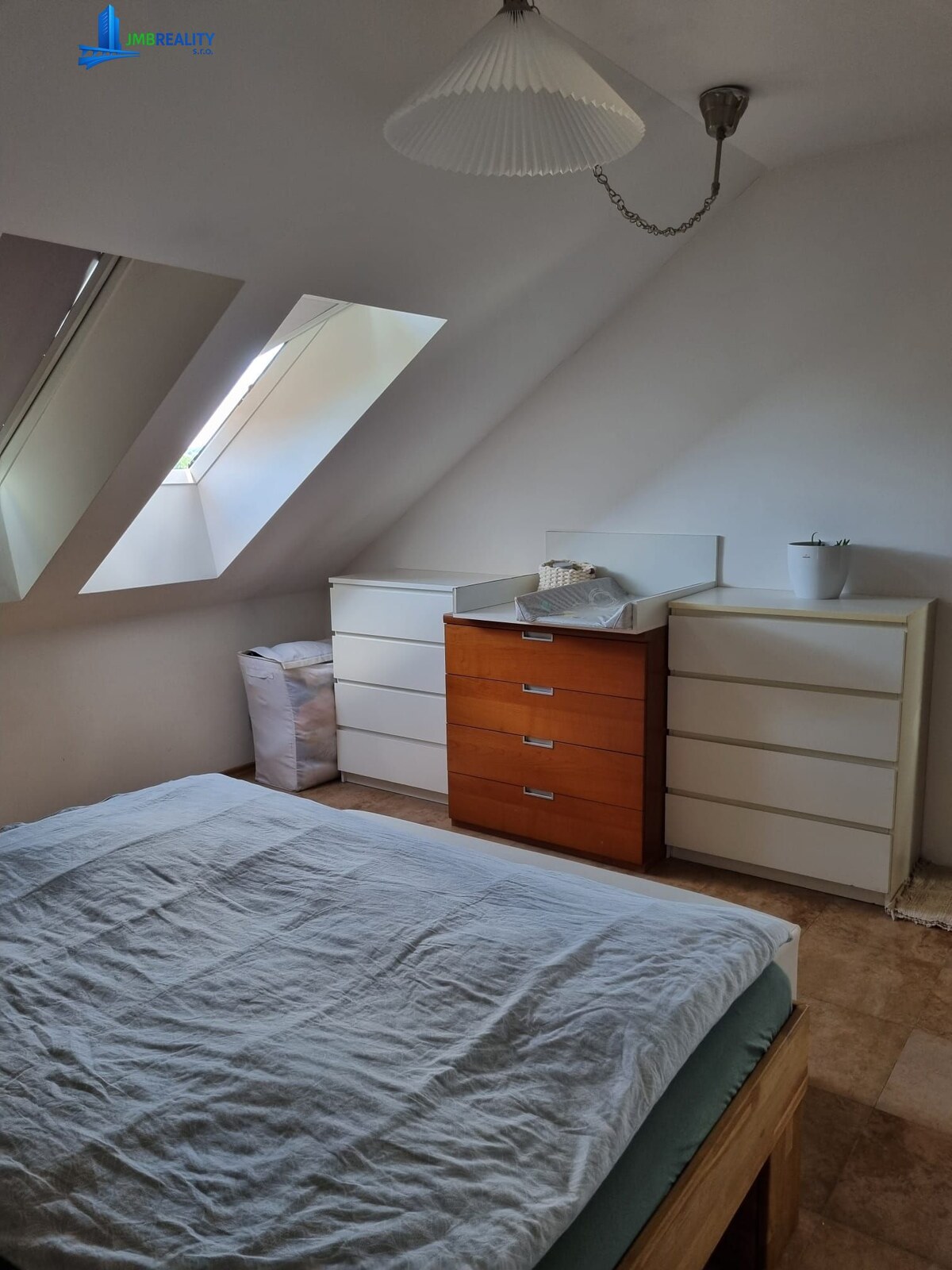 Slnečný 3-izbový byt s panoramatickým výhľadom — foto 16
