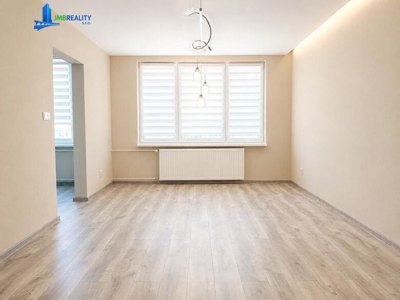 Nádherný, kompletne novozrekonštruovaný 2-izbový byt s balkónom – Zvolen — foto 5